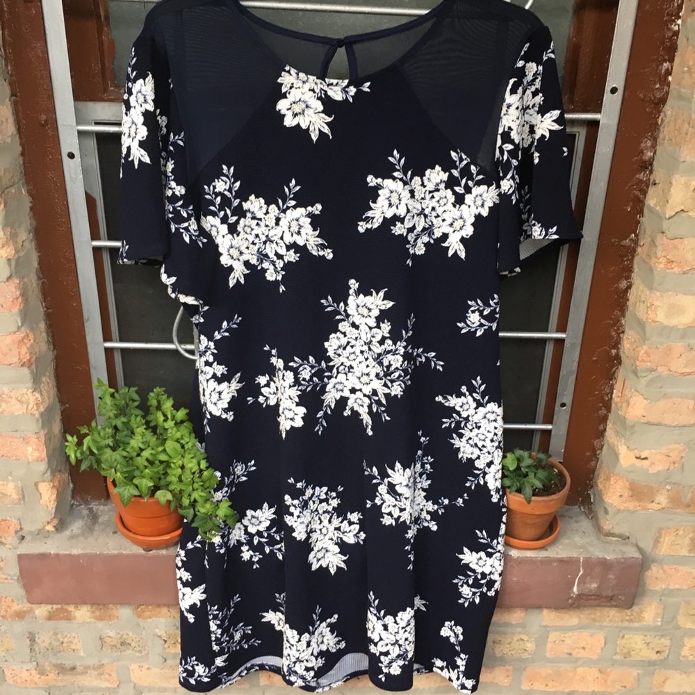 Maurices navy floral sheer shoulder sheath NWT XXL